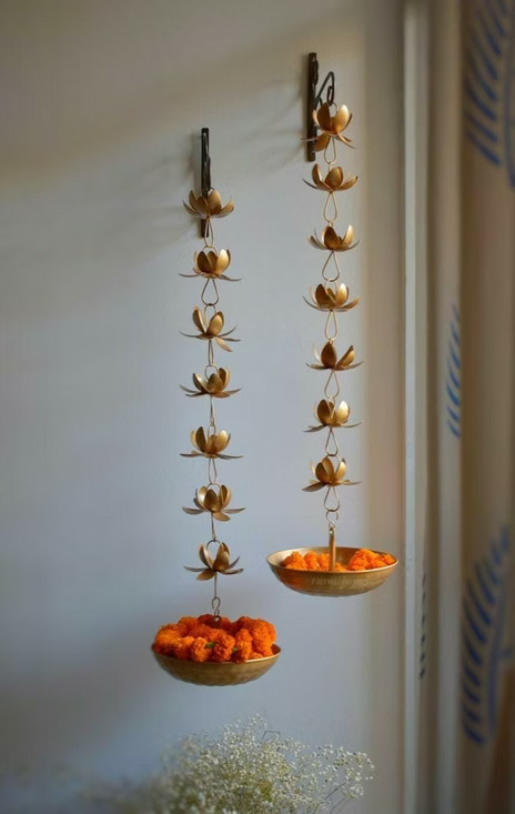 Hanging Lotus Flower Urli